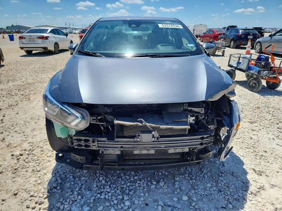 2022 NISSAN VERSA SV  