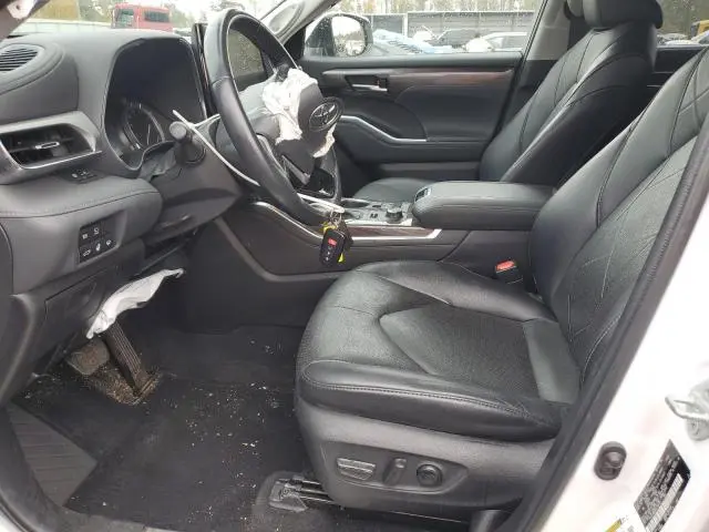 2022 TOYOTA HIGHLANDER PLATINUM  