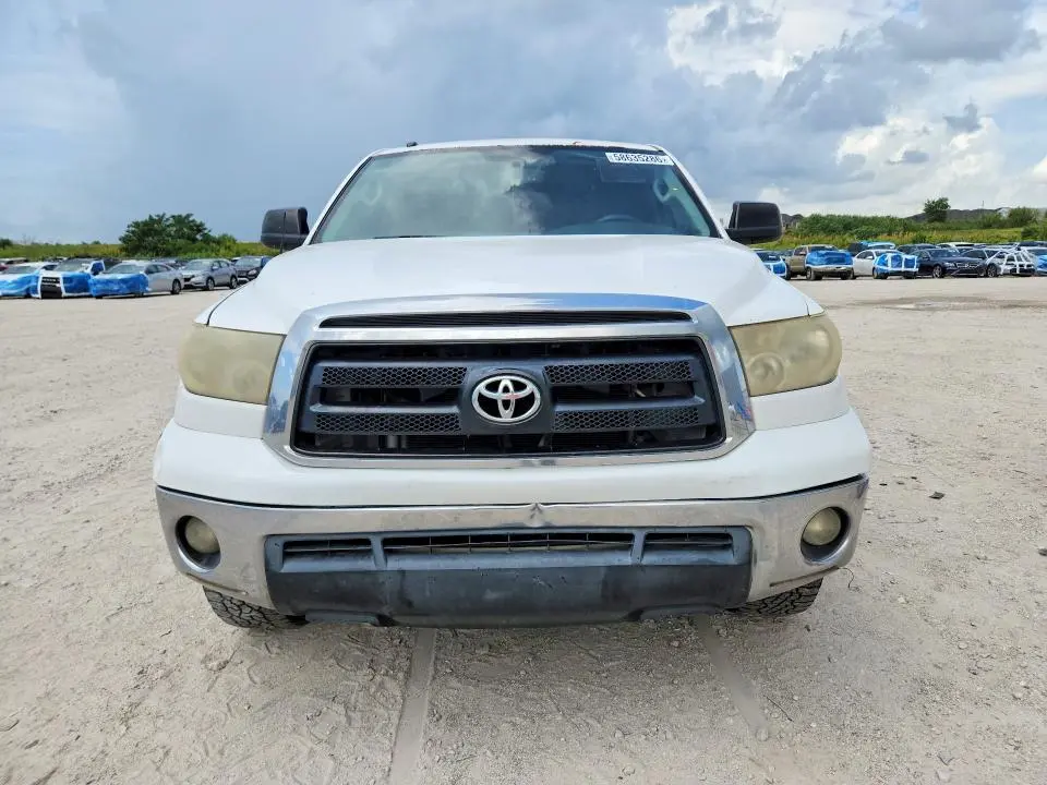 2011 TOYOTA TUNDRA CREWMAX SR5  