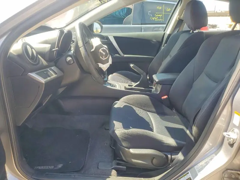 2010 MAZDA 3 S  