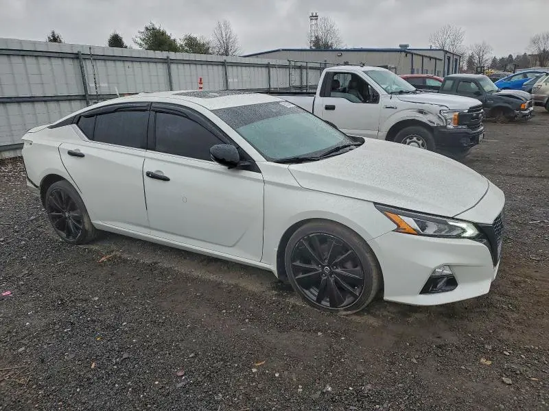 2022 NISSAN ALTIMA SR  