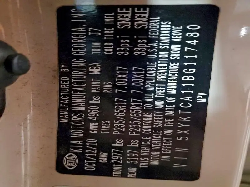 2011 KIA SORENTO BASE  