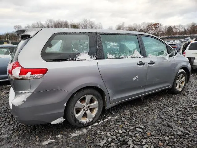 2013 TOYOTA SIENNA   