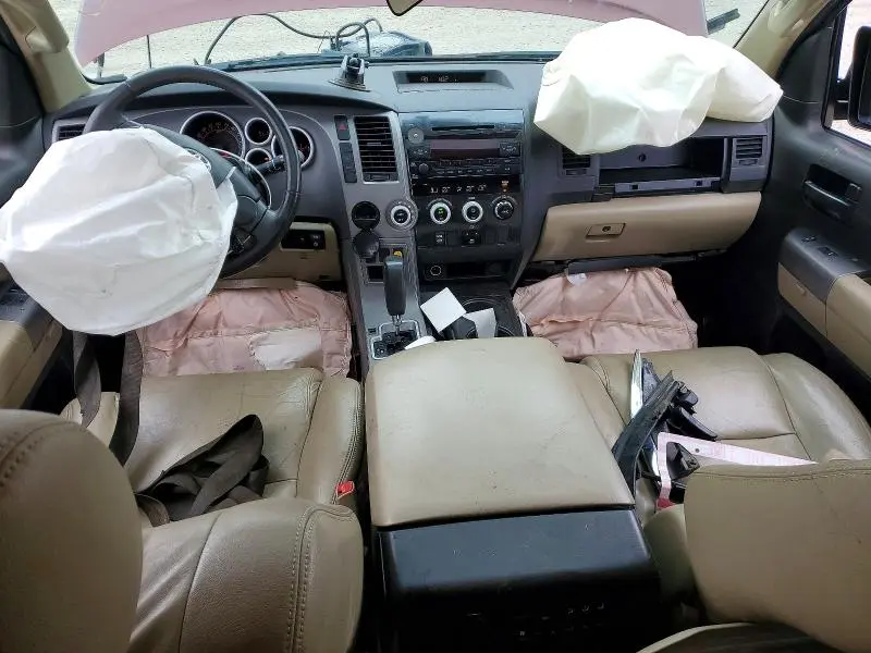 2011 TOYOTA SEQUOIA SR5  