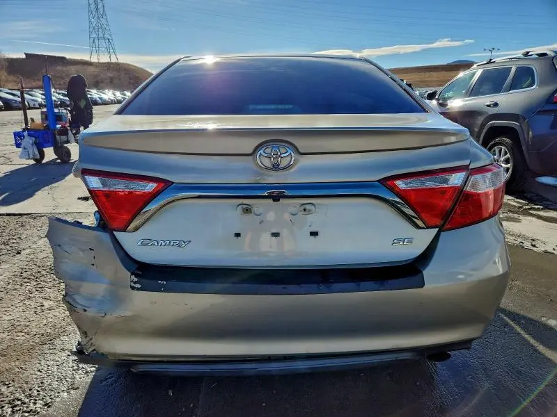 2016 TOYOTA CAMRY LE  