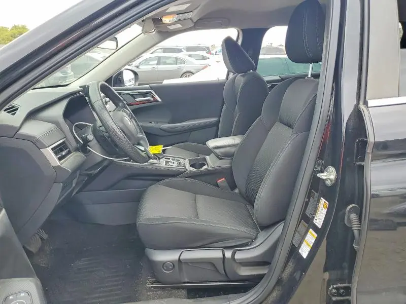 2023 MITSUBISHI OUTLANDER ES  