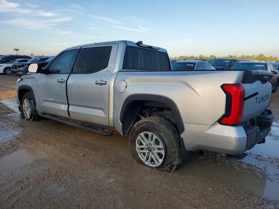 2024 TOYOTA TUNDRA SR5  