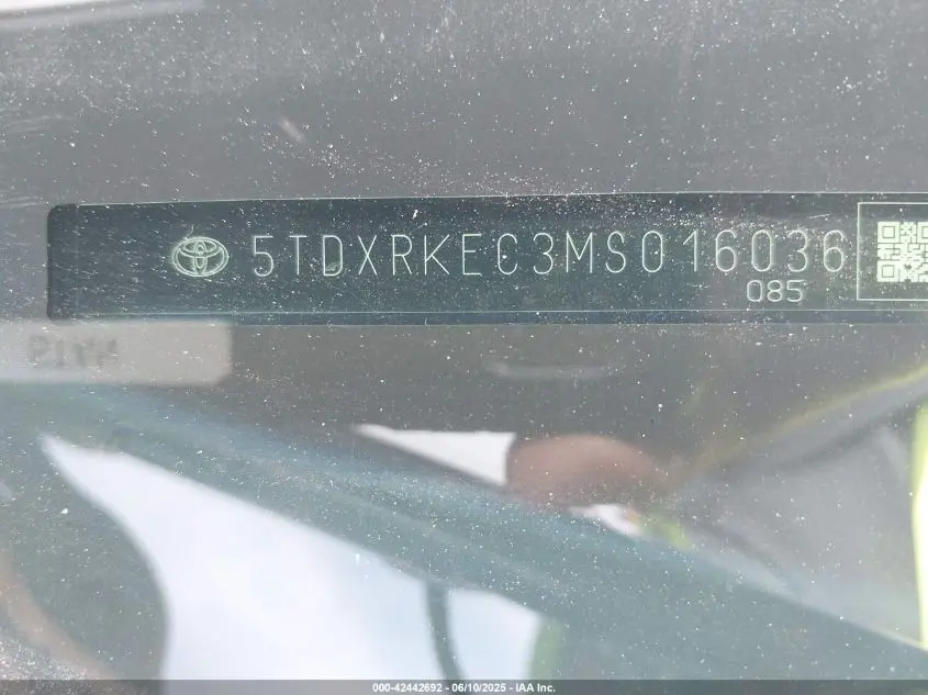 2021 TOYOTA SIENNA XSE