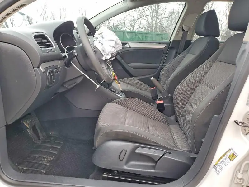 2010 VOLKSWAGEN GOLF   