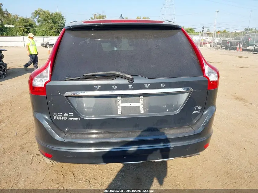 2014 VOLVO XC60 T6 R-DESIGN