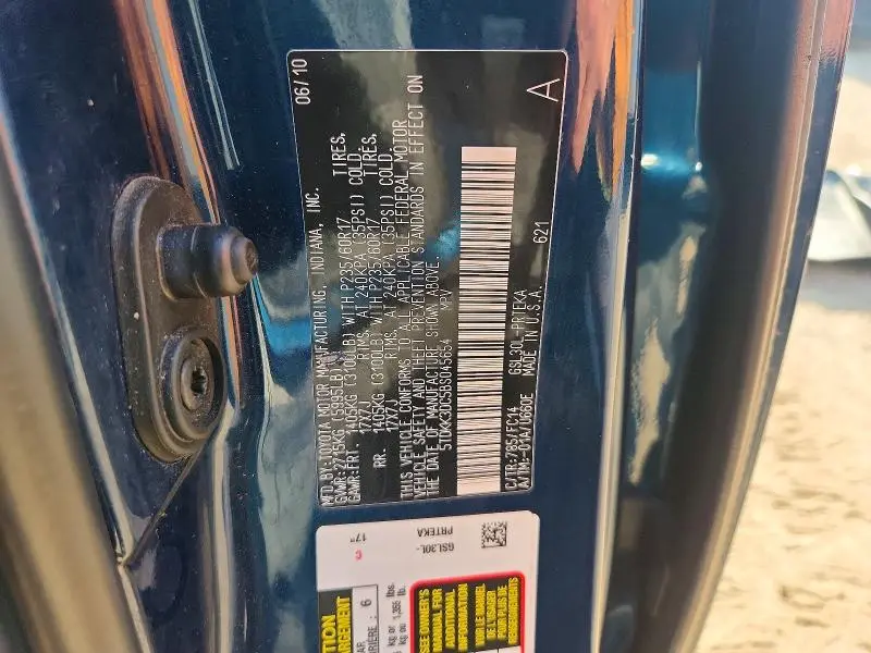 2011 TOYOTA SIENNA LE  
