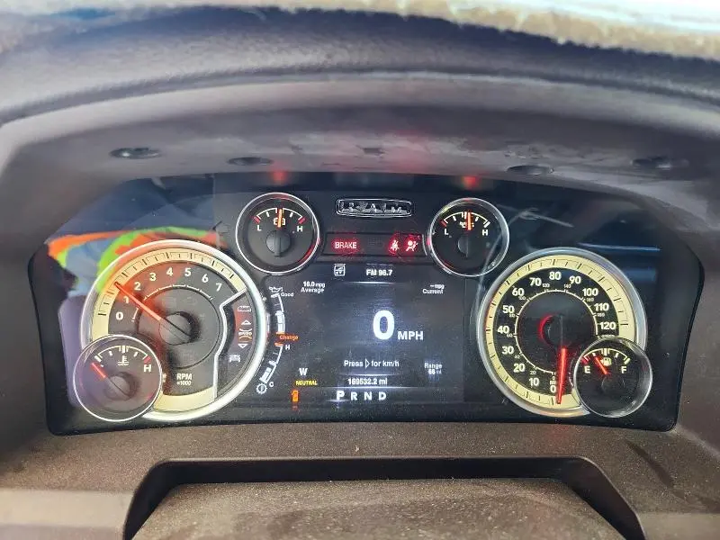 2016 RAM 1500 SLT  