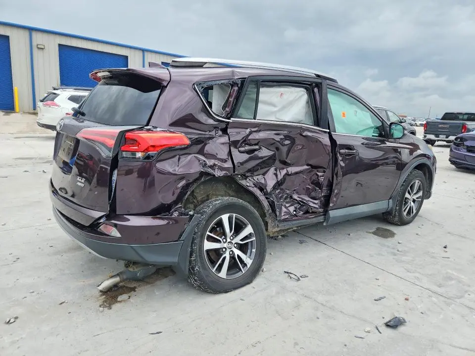 2018 TOYOTA RAV4 XLE  
