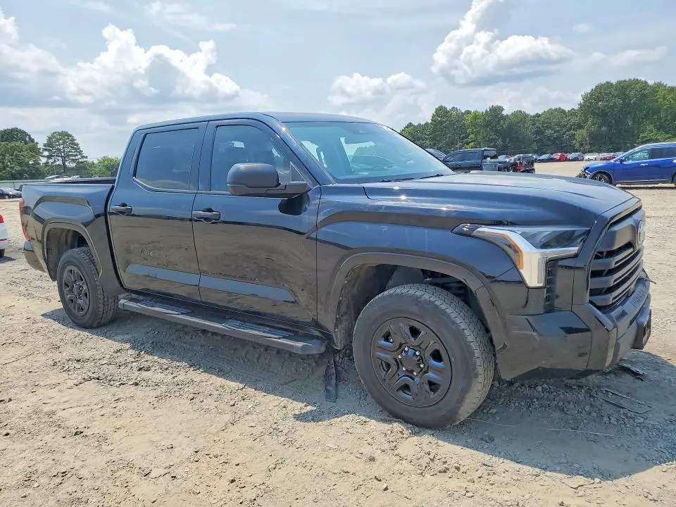 2023 TOYOTA TUNDRA SR  