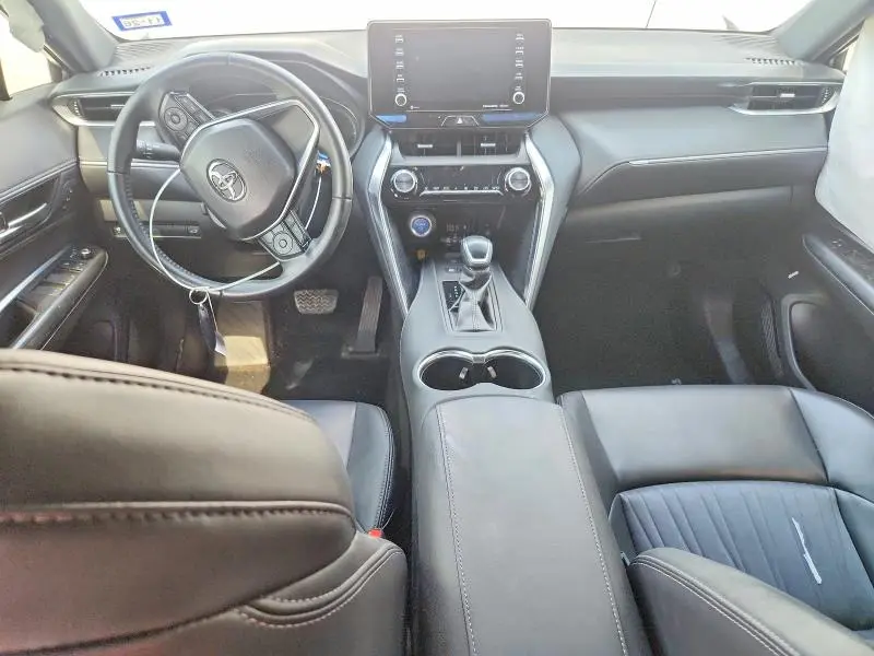2021 TOYOTA VENZA XLE  