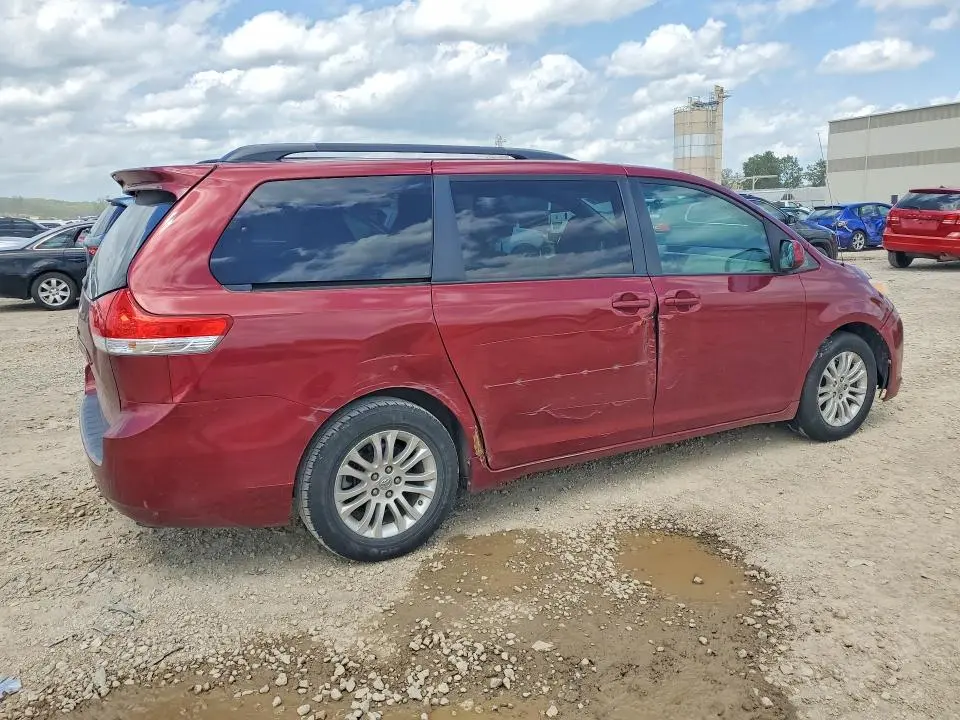 2011 TOYOTA SIENNA XLE 8-PASSENGER  
