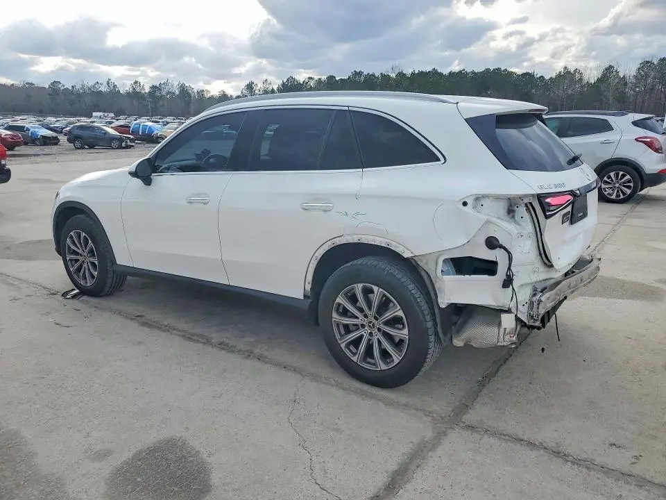 2023 MERCEDES-BENZ GLC 300  