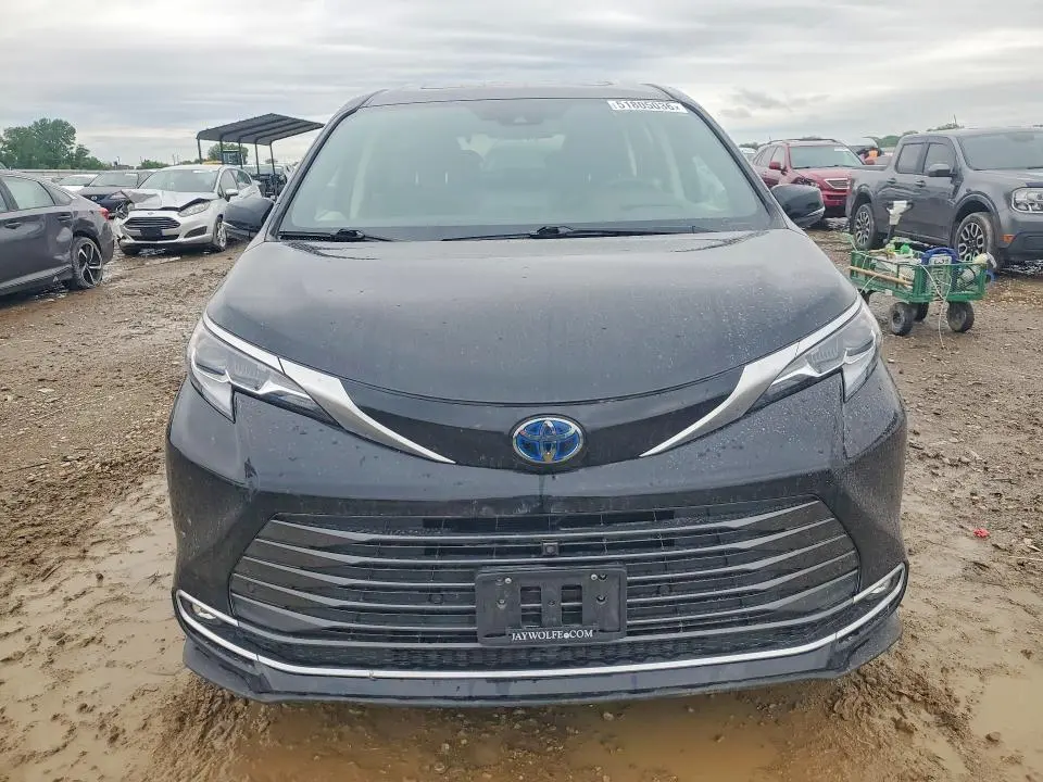 2021 TOYOTA SIENNA PLATINUM 7-PASSENGER  