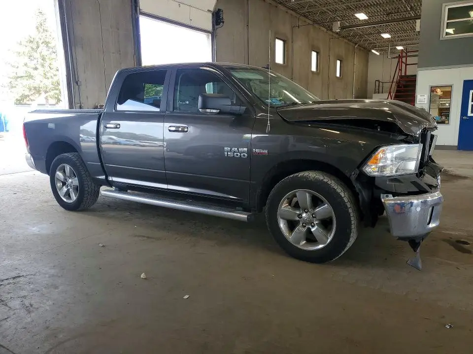 2018 RAM 1500 SLT  