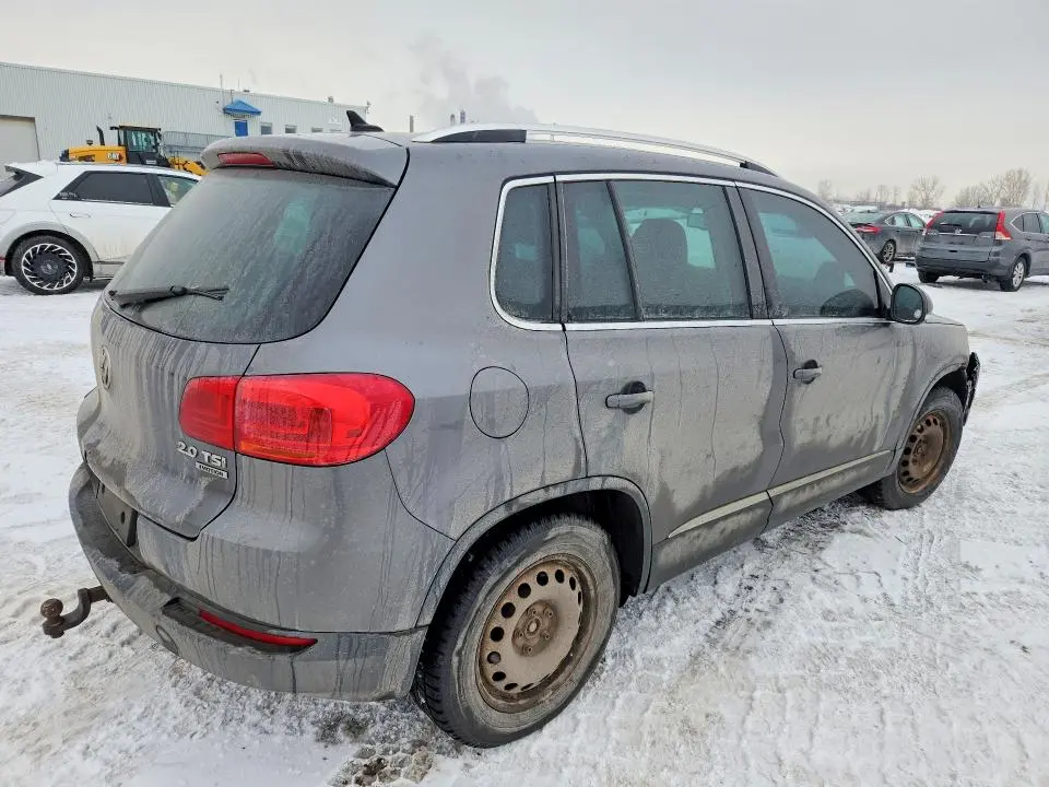 2013 VOLKSWAGEN TIGUAN S  