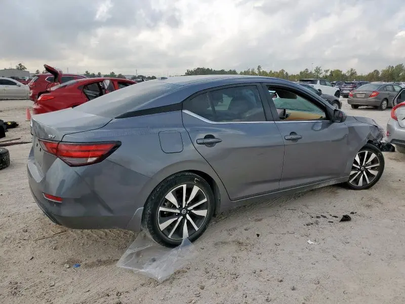 2022 NISSAN SENTRA SV  