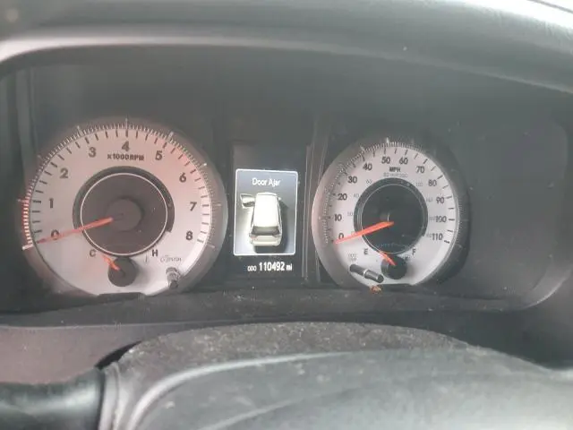 2017 TOYOTA SIENNA SE  