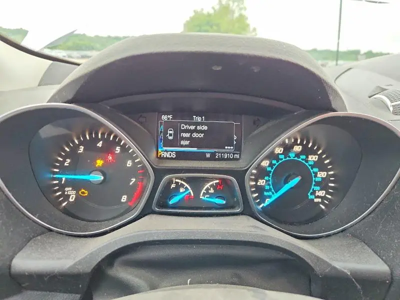 2015 FORD ESCAPE SE  