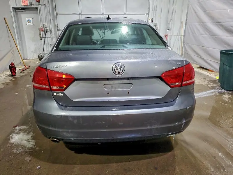 2013 VOLKSWAGEN PASSAT SE  
