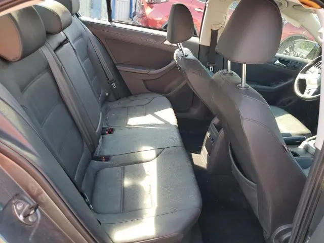 2012 VOLKSWAGEN JETTA SE  