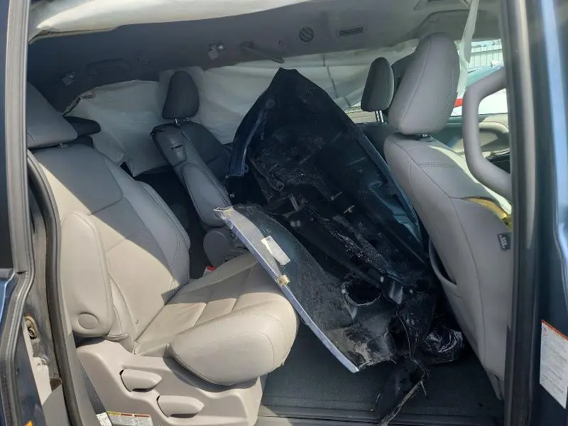2017 TOYOTA SIENNA XLE 8-PASSENGER  
