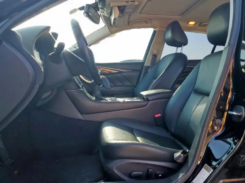 2018 INFINITI Q50 LUXE  