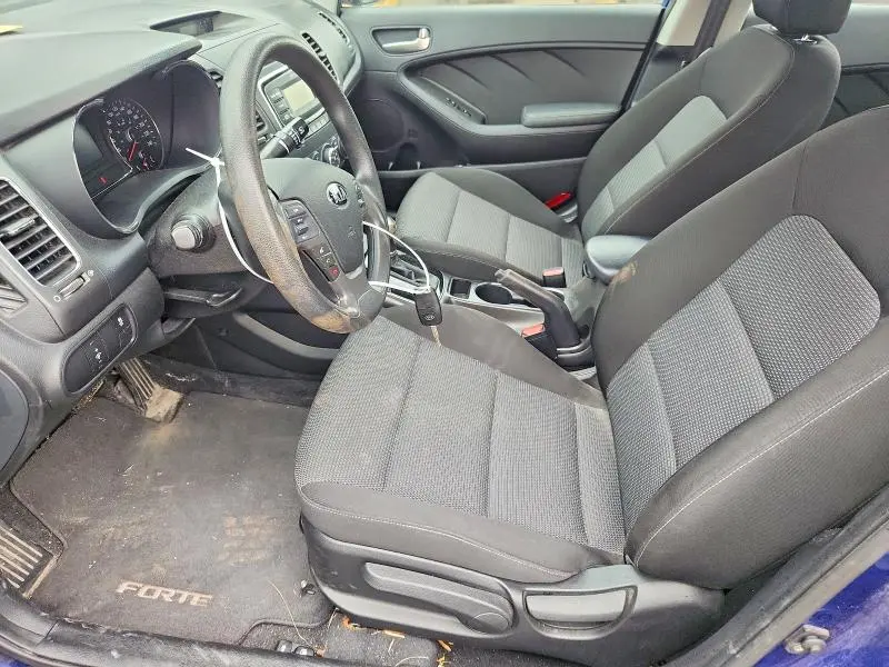 2017 KIA FORTE LX  