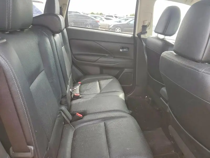 2016 MITSUBISHI OUTLANDER SE  