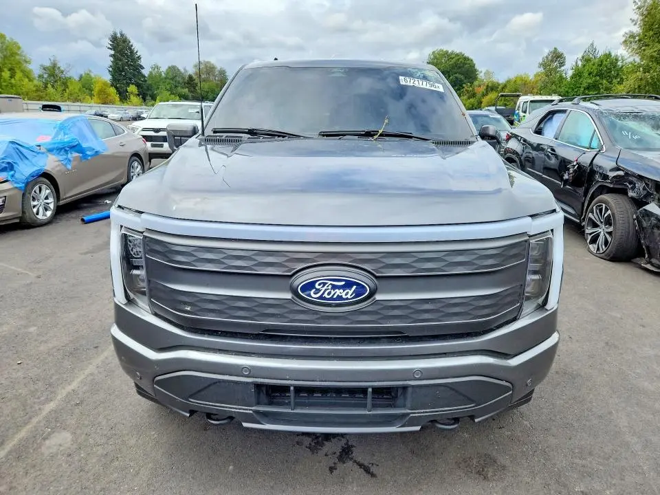 2024 FORD F150 LIGHTNING LARIAT  