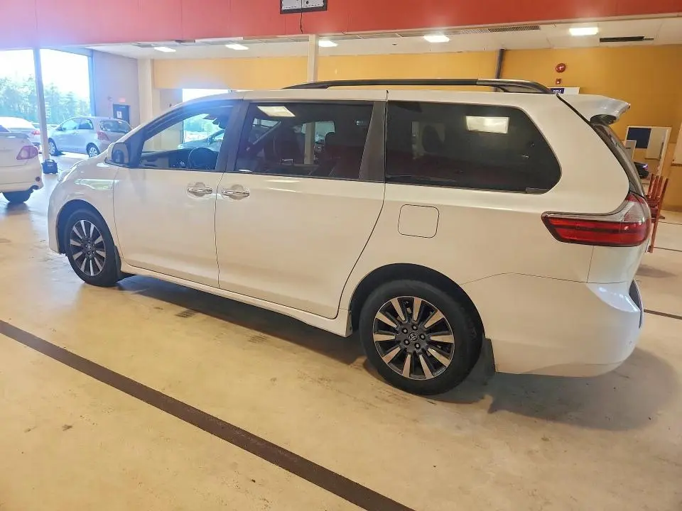 2019 TOYOTA SIENNA XLE PREMIUM 7-PASSENGER  