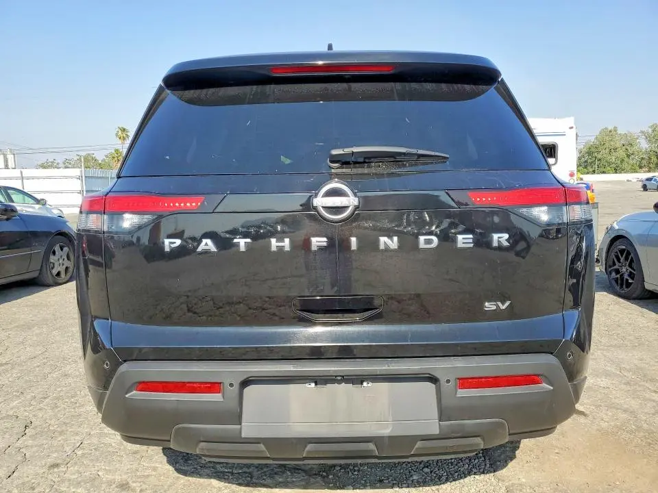 2024 NISSAN PATHFINDER SV  