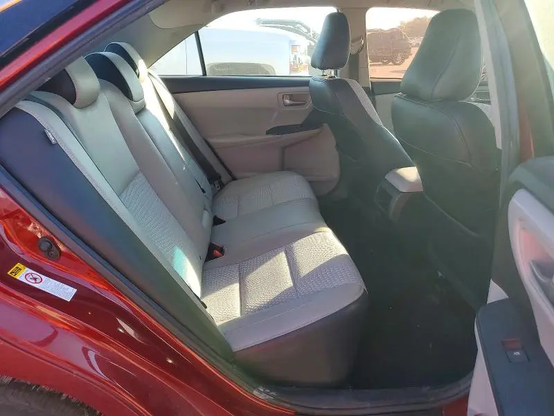2015 TOYOTA CAMRY SE  