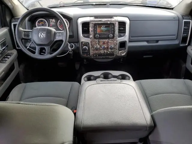 2016 RAM 1500 SLT