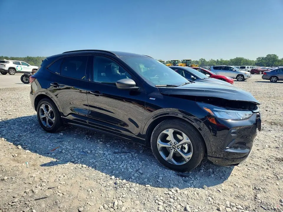 2023 FORD ESCAPE ST LINE  
