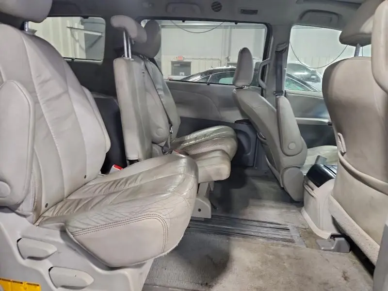 2012 TOYOTA SIENNA XLE 8-PASSENGER  
