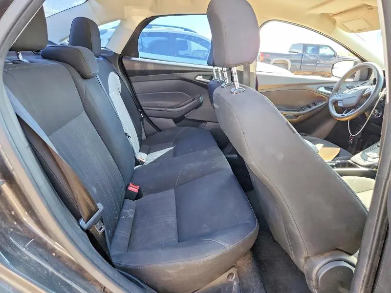 2017 FORD FOCUS SE  
