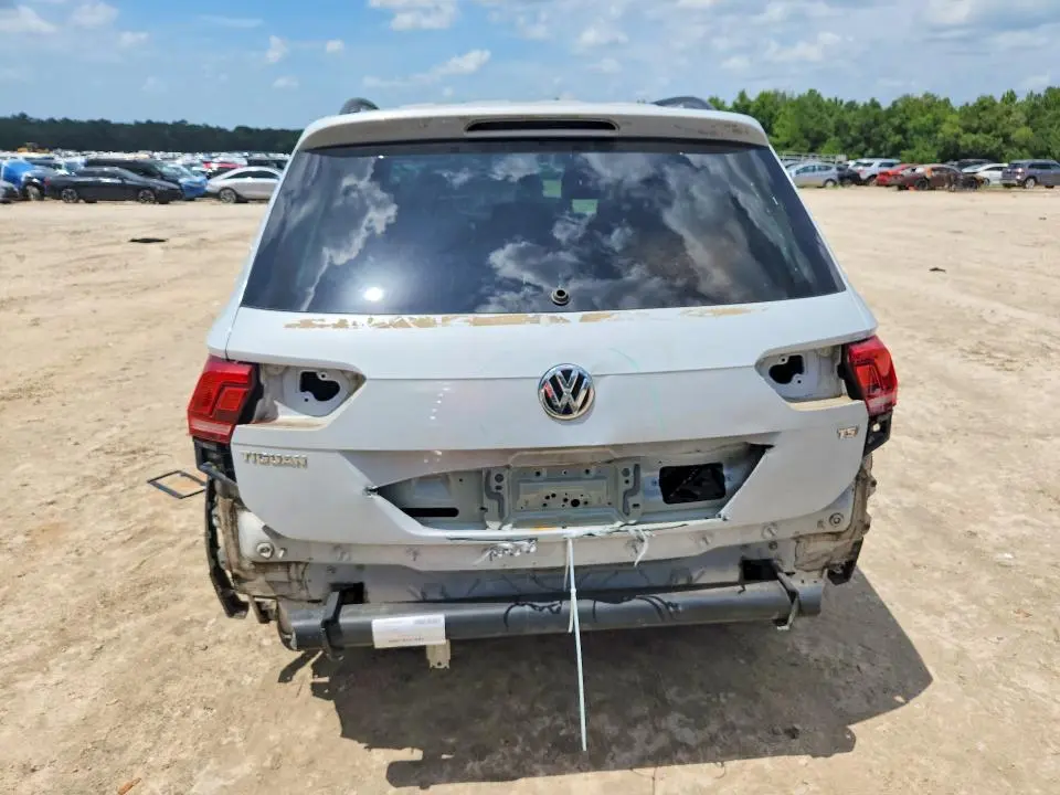 2018 VOLKSWAGEN TIGUAN S  