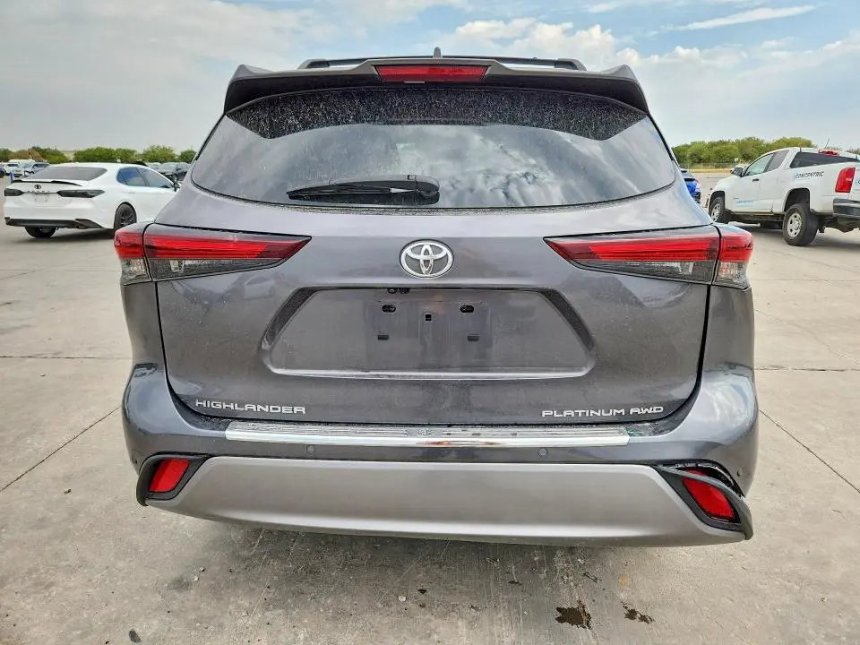 2025 TOYOTA HIGHLANDER PLATINUM  