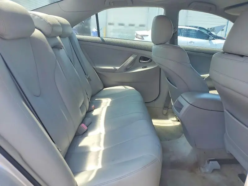2011 TOYOTA CAMRY LE  