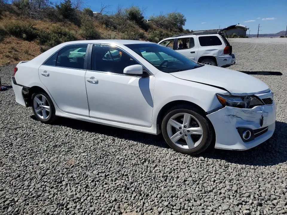 2012 TOYOTA CAMRY SE  