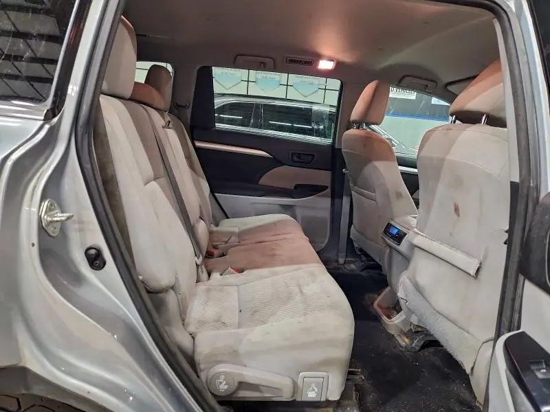 2015 TOYOTA HIGHLANDER LE  