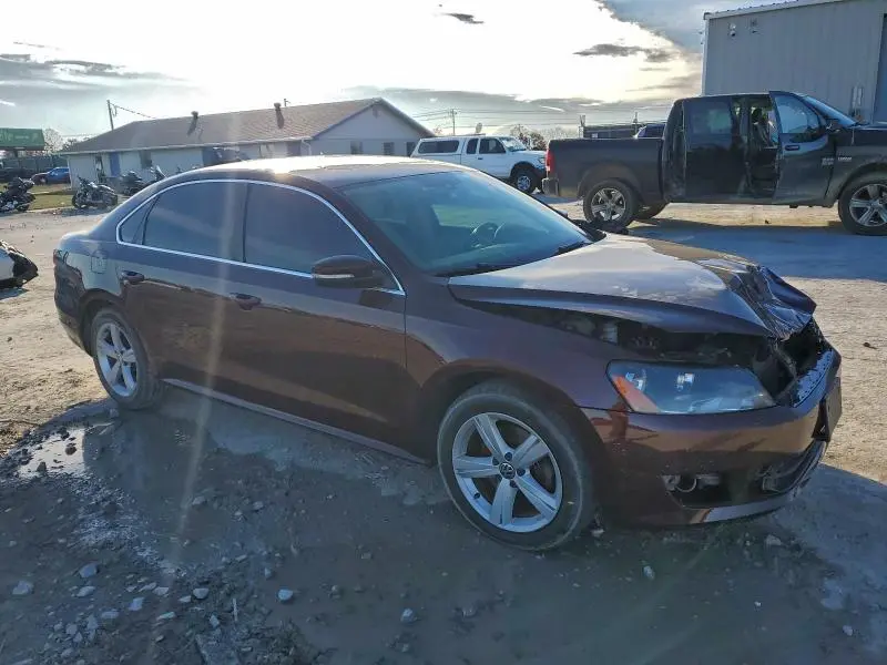 2013 VOLKSWAGEN PASSAT SE  