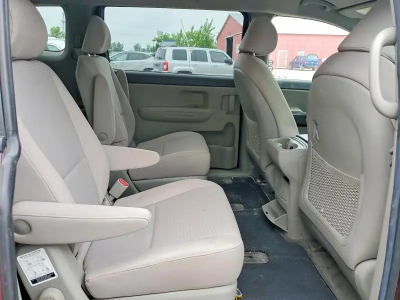 2016 KIA SEDONA L  