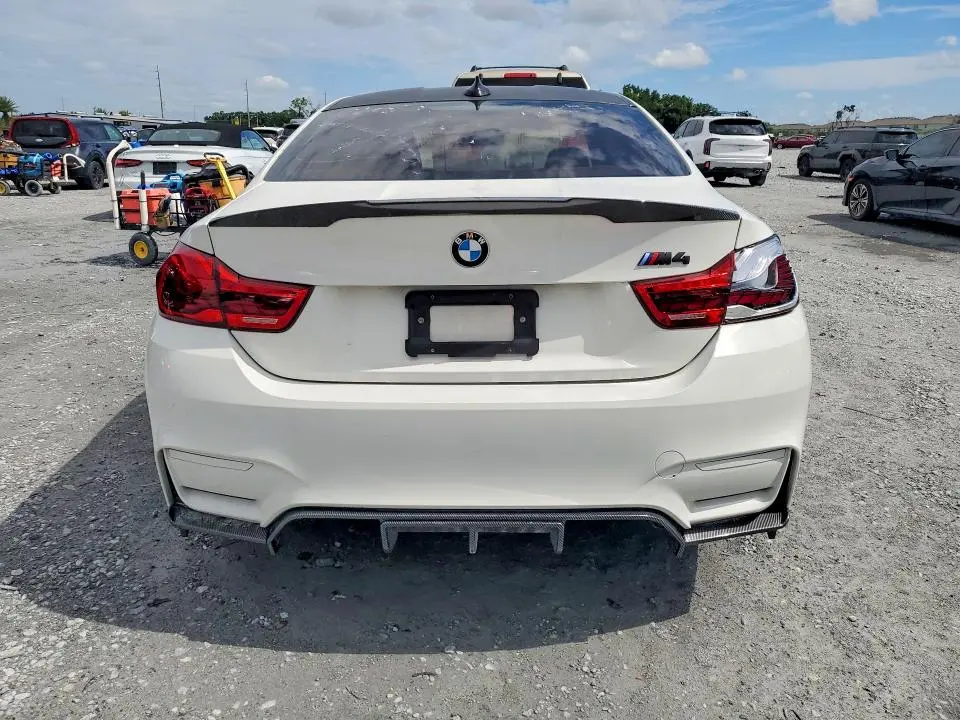 2015 BMW M4   
