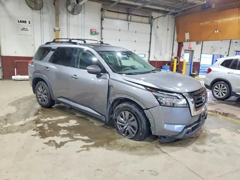 2022 NISSAN PATHFINDER SV  